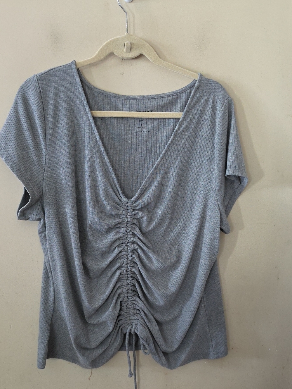 torrid Gray Ribbed V-Neck Short Sleeve Top with Front Ruched Drawstring
